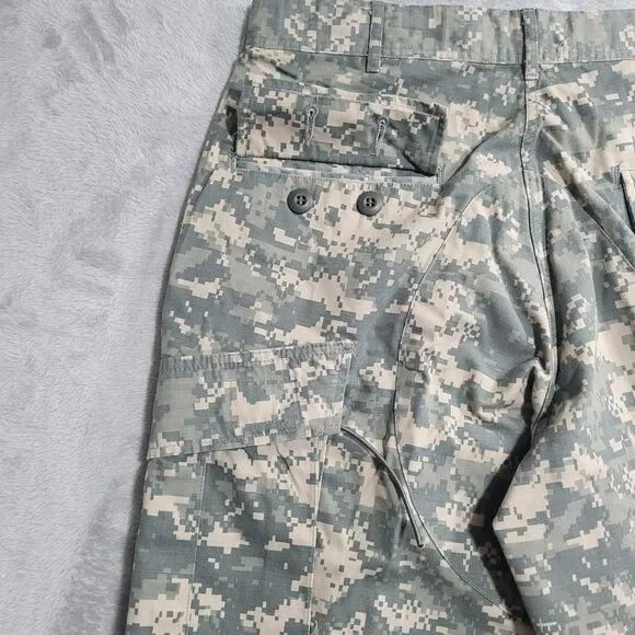 US Army ACU Cargo Pants Mens Medium Regular Green Camo Ripstop Made In USA - Picture 13 of 16